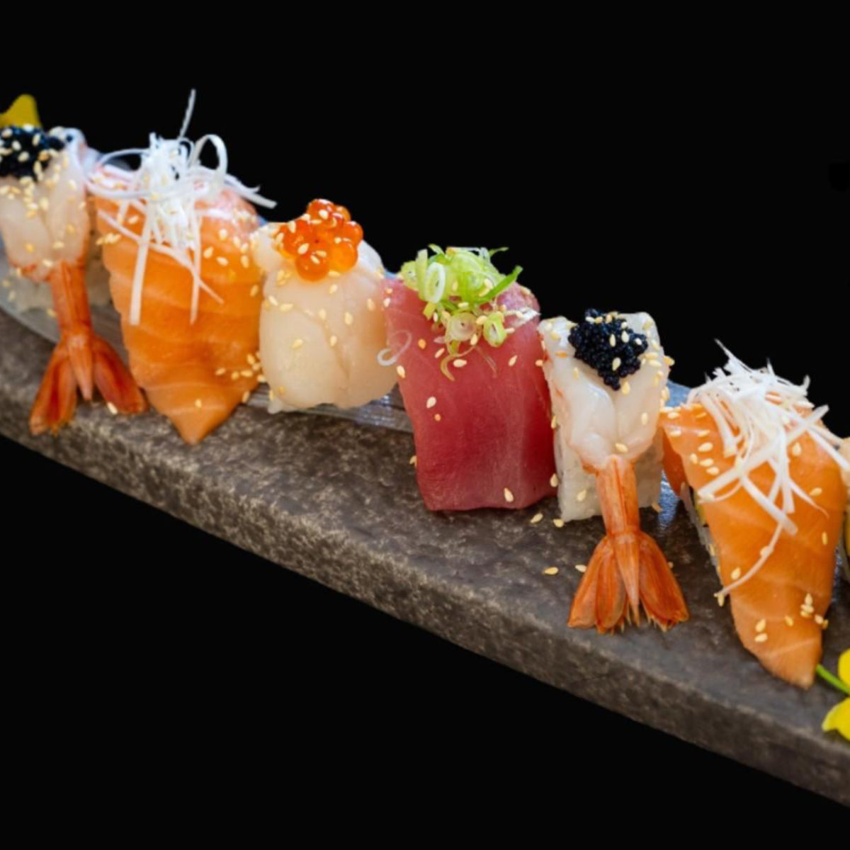 Ura Maki - Rainbow Roll